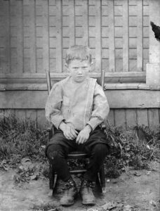 Gordon MAcQuarrie as a young boy.